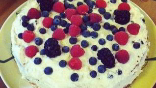Рецепт Нежный торт с голубикой