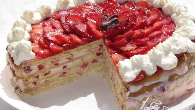 Рецепт Песочный торт с клубникой