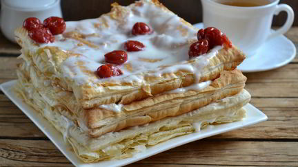 Рецепт Торт из слоеного бездрожжевого теста