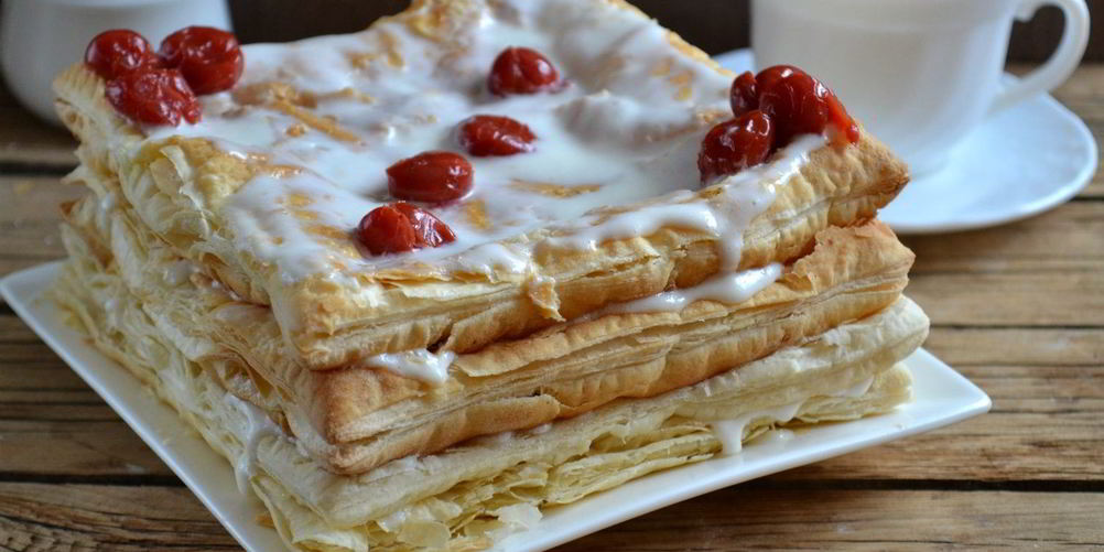 Как приготовить торт из слоеного бездрожжевого теста