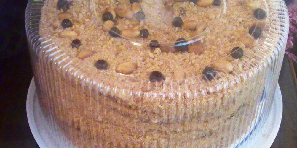 Как приготовить торт медовик с черносливом и грецкими орехами