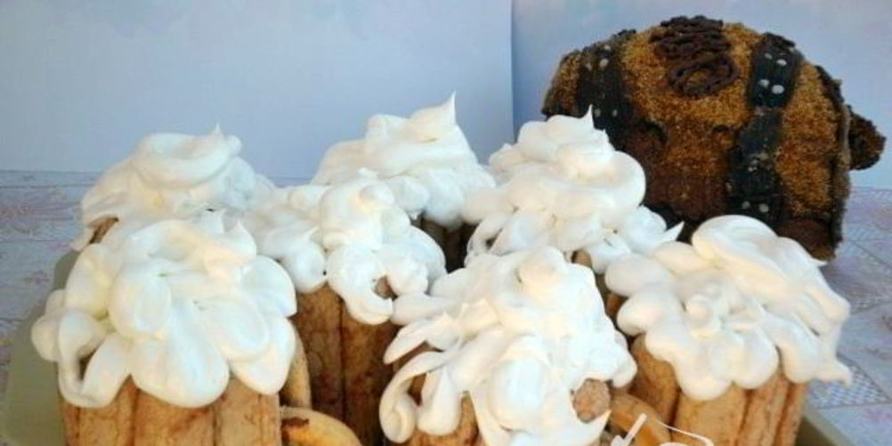 Как приготовить торт пивные кружки с бочкой пива медовые шарики