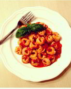 Тортеллини в томатном соусе