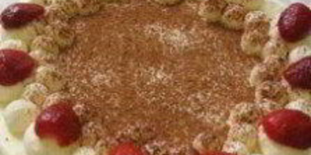 Как приготовить тортик с клубникой и взбитыми сливками