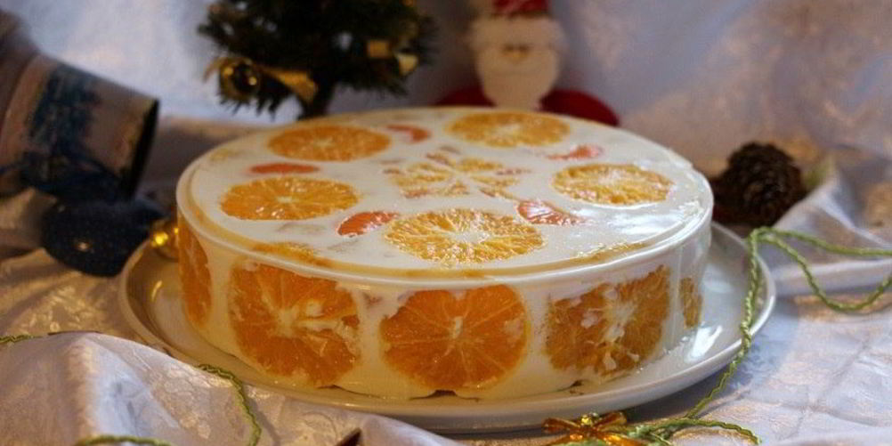 Как приготовить желейный торт с фруктами и бисквитом