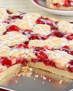 Выпечка с вишней