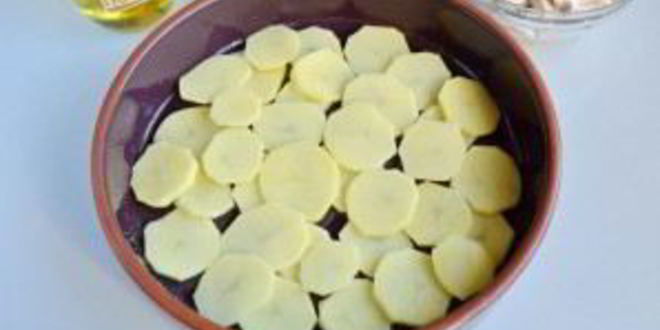 Рецепт картофельная запеканка с грибами и чесноком