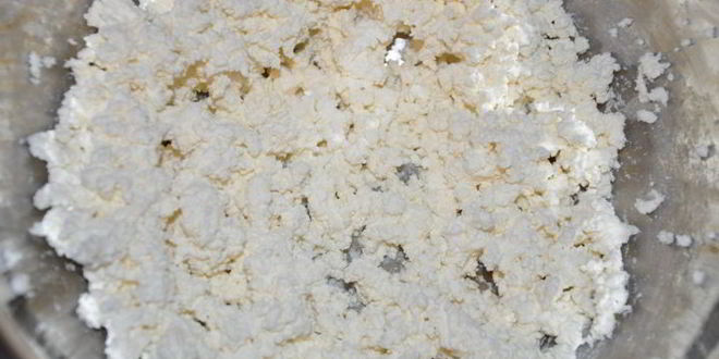 Рецепт творожная запеканка с клубничным соусом