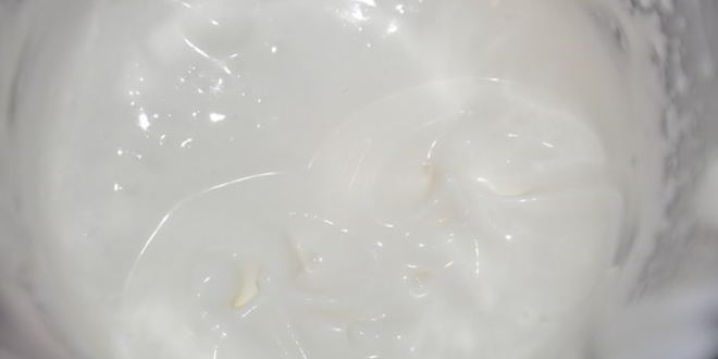 Рецепт творожная запеканка с клубничным соусом