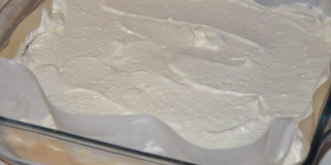 Рецепт творожная запеканка с клубничным соусом