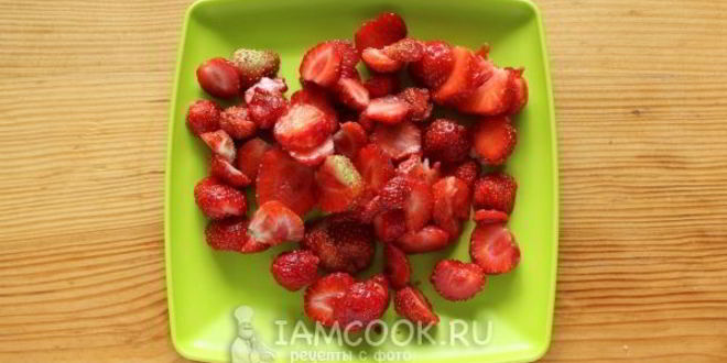 Рецепт творожная запеканка с клубникой