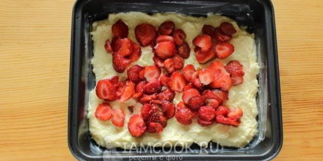 Рецепт творожная запеканка с клубникой
