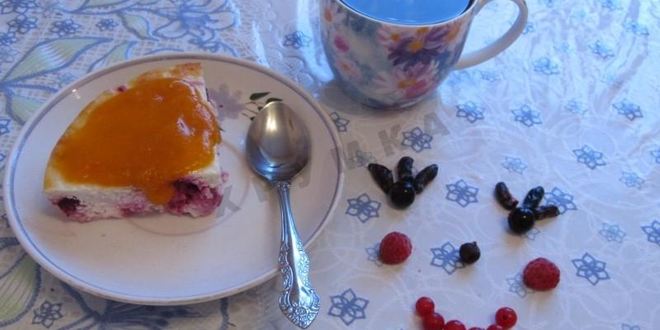 Рецепт творожная запеканка с ягодами под абрикосовым соусом