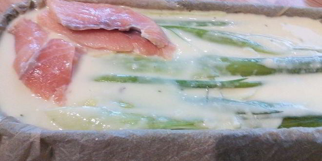 Рецепт запеканка из лосося с кабачком и пореем