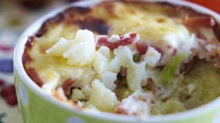 Рецепт Запеканка из цветной капусты с сырным соусом