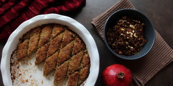 Рецепт запеканка с луковым соусом и кедровыми орешками