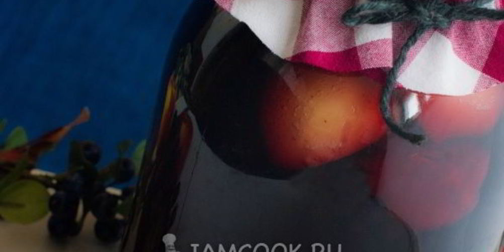 Как приготовить компот из черноплодки с яблоками на зиму