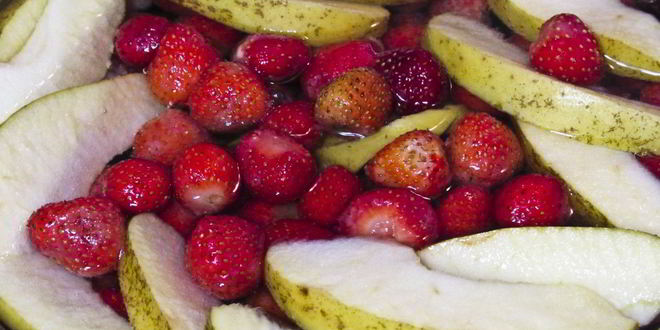 Рецепт компот из клубники и яблок