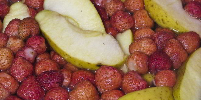 Рецепт компот из клубники и яблок