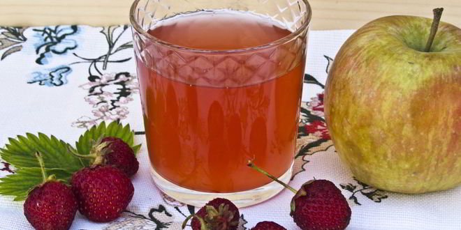 Рецепт компот из клубники и яблок