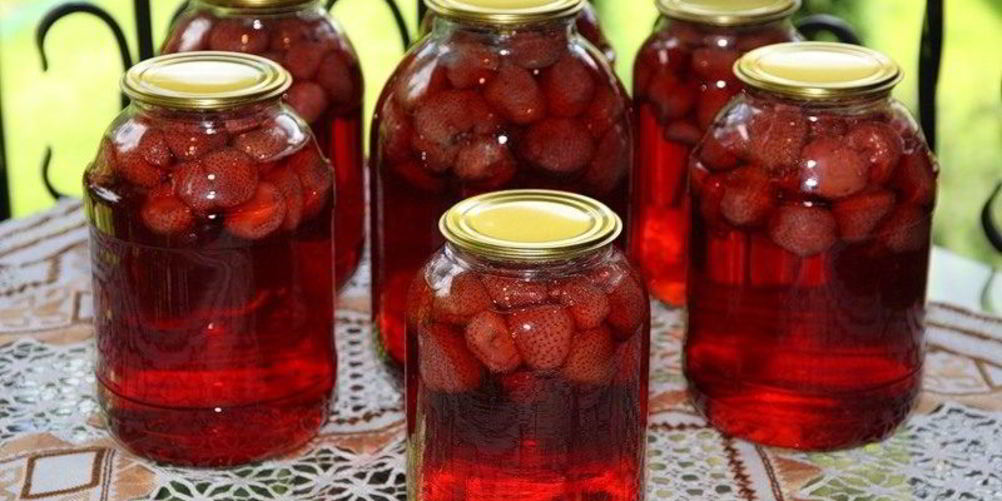 Как приготовить компот из клубники
