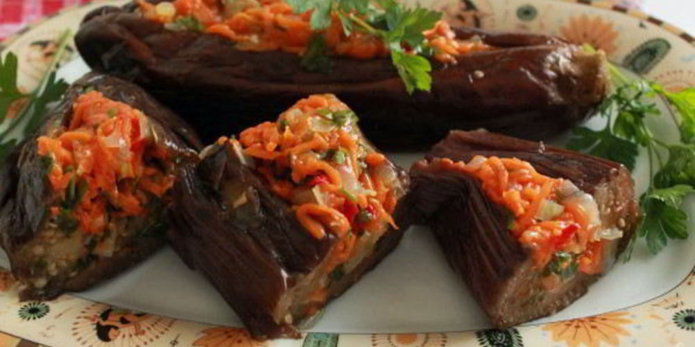 Как приготовить квашеные баклажаны, фаршированные морковью и чесноком на зиму