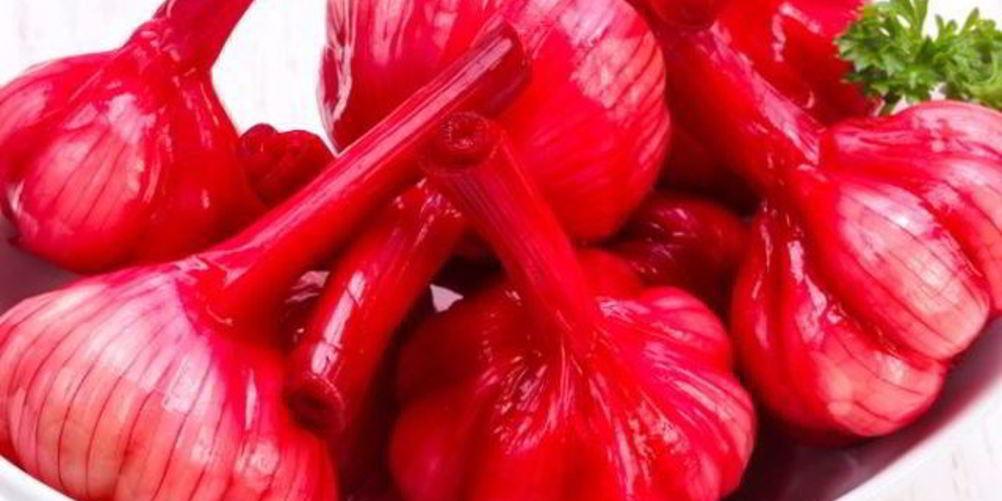 Как приготовить маринованный чеснок со свеклой