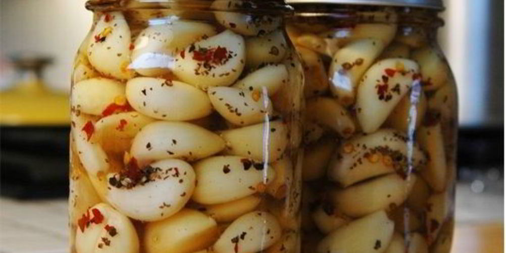 Как приготовить маринованный молодой чеснок