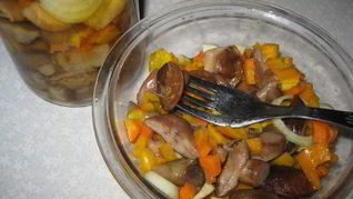 Рецепт Маринованные грибы с овощами