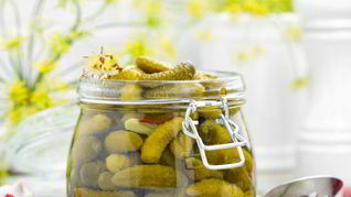 Рецепт Маринованные огурцы с острым перцем