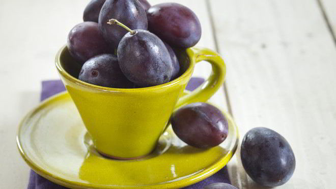 Рецепт Маринованные сливы с чесноком