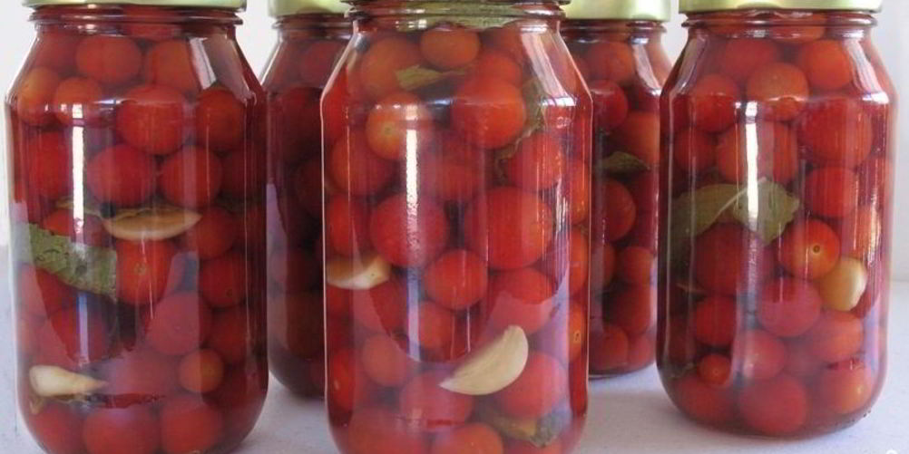 Как приготовить помидоры маринованные с чесноком