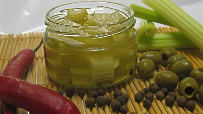 Рецепт В масле маринованный сельдерей