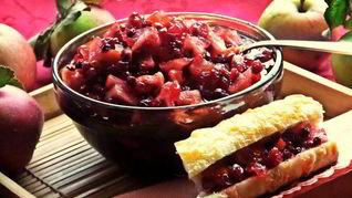 Рецепт Бруснично-яблочное варенье с морковью