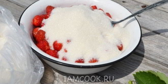 Рецепт клубничное варенье без варки ягод