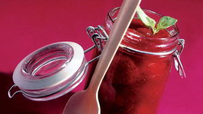 Рецепт Клубничный конфитюр с базиликом