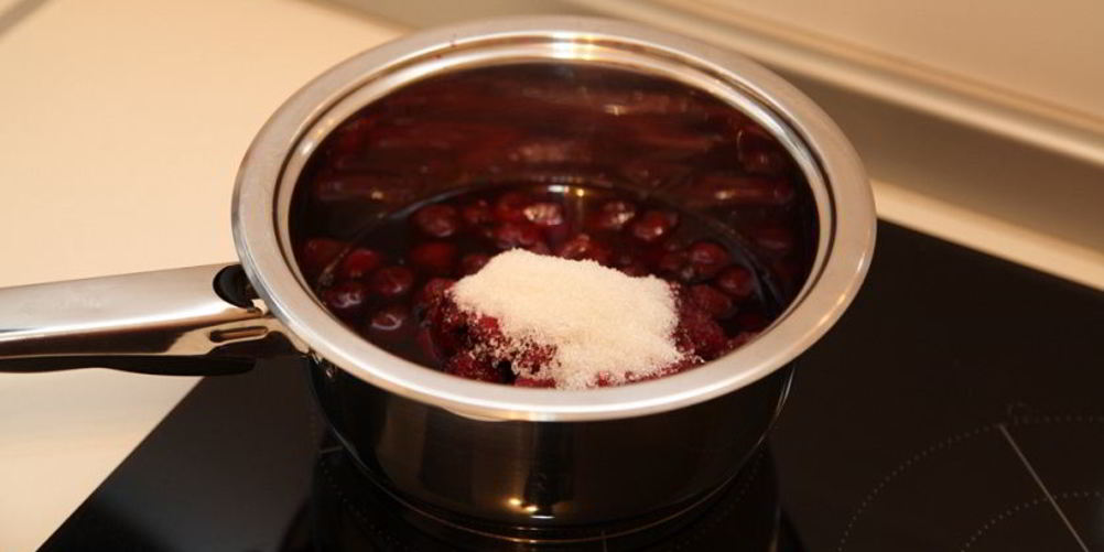 Как приготовить шоколадно-вишневое варенье