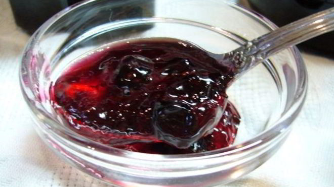 Рецепт Варенье-пятиминутка из смородины с имбирем