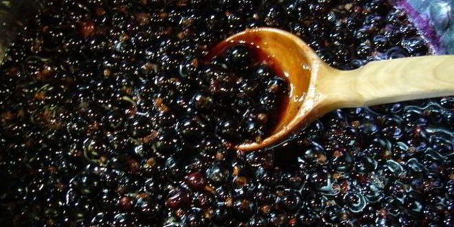 Рецепт варенье-пятиминутка из смородины с имбирем