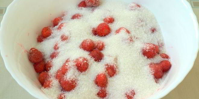 Рецепт варенье пятиминутка с целой клубникой