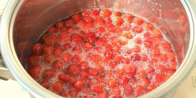 Рецепт варенье пятиминутка с целой клубникой