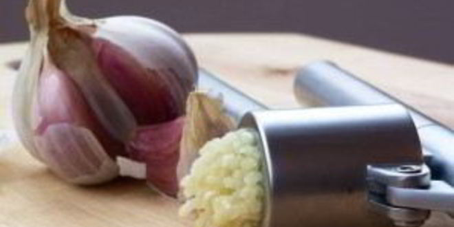 Рецепт батон с сыром и чесноком