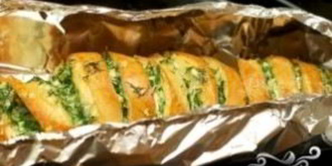 Рецепт батон с сыром и чесноком