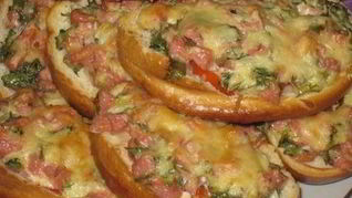 Рецепт Бутерброд Ленивая пицца с колбасой и сыром