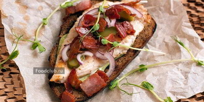 Рецепт бутерброд с курицей и беконом