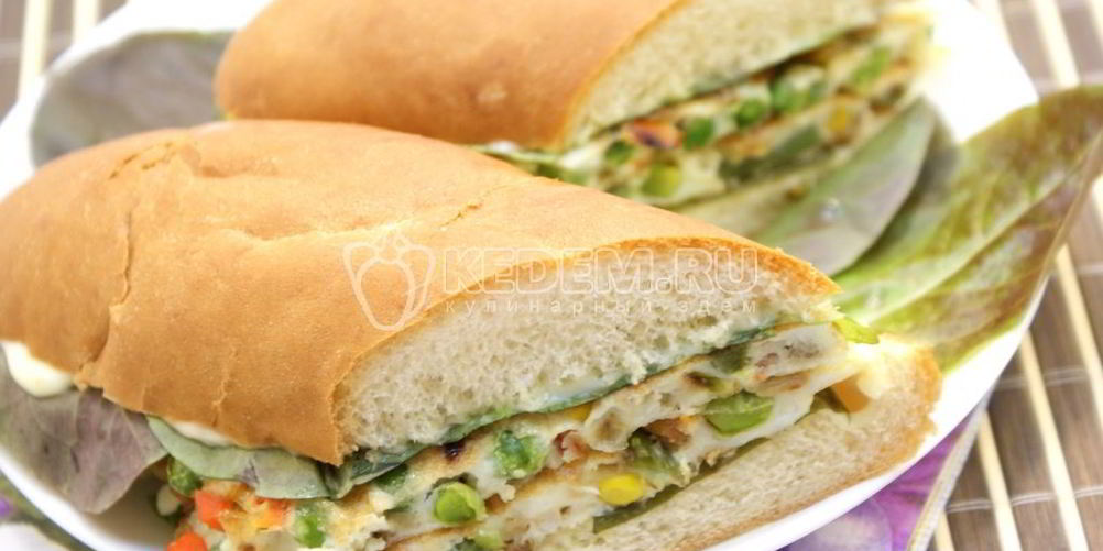 Как приготовить бутерброд с овощами и омлетом