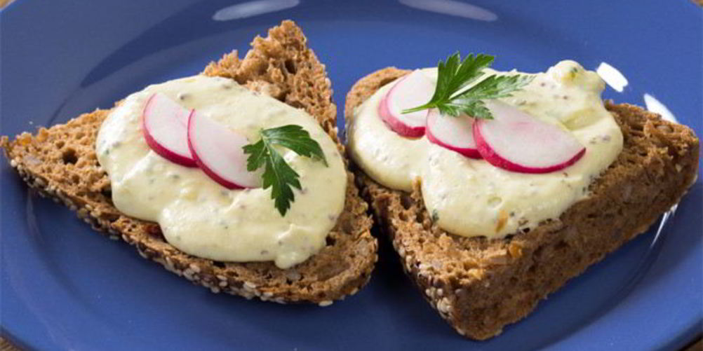 Как приготовить бутерброд с сыром и яйцом