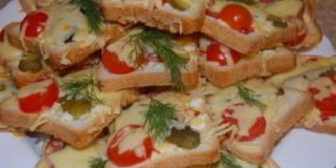 Рецепт бутерброды горячие с колбасой и сыром