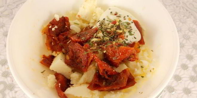 Рецепт бутерброды с брынзой, вялеными помидорами и сыровяленой колбасой