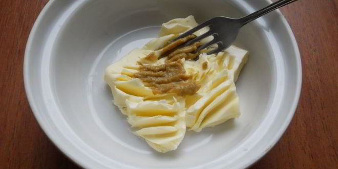 Рецепт бутерброды с горчичным маслом и икрой мойвы